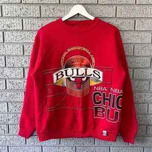 Vtg Logo 7 Chicago Bulls Basketball Sweatshirt Crewneck Pullover Red Sz Medium